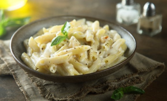 white sauce pasta